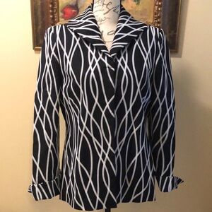 Ellen Tracy L. Allard Abstract print hidden buttons long sleeve collared jacket